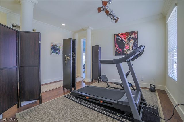 2863 Queens Courtyard Drive, Las Vegas, NV 89109