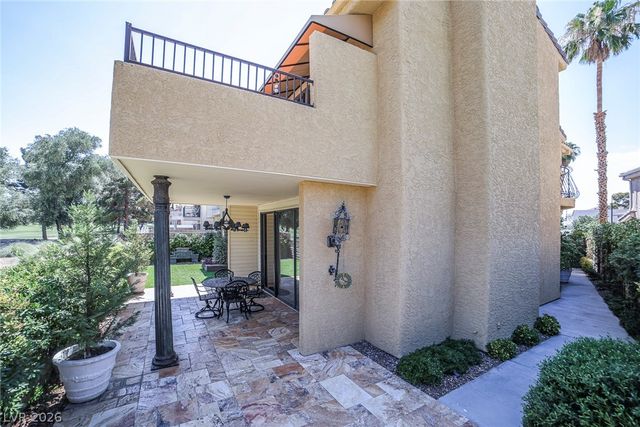 2863 Queens Courtyard Drive, Las Vegas, NV 89109