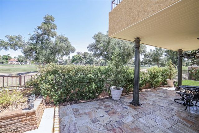 2863 Queens Courtyard Drive, Las Vegas, NV 89109