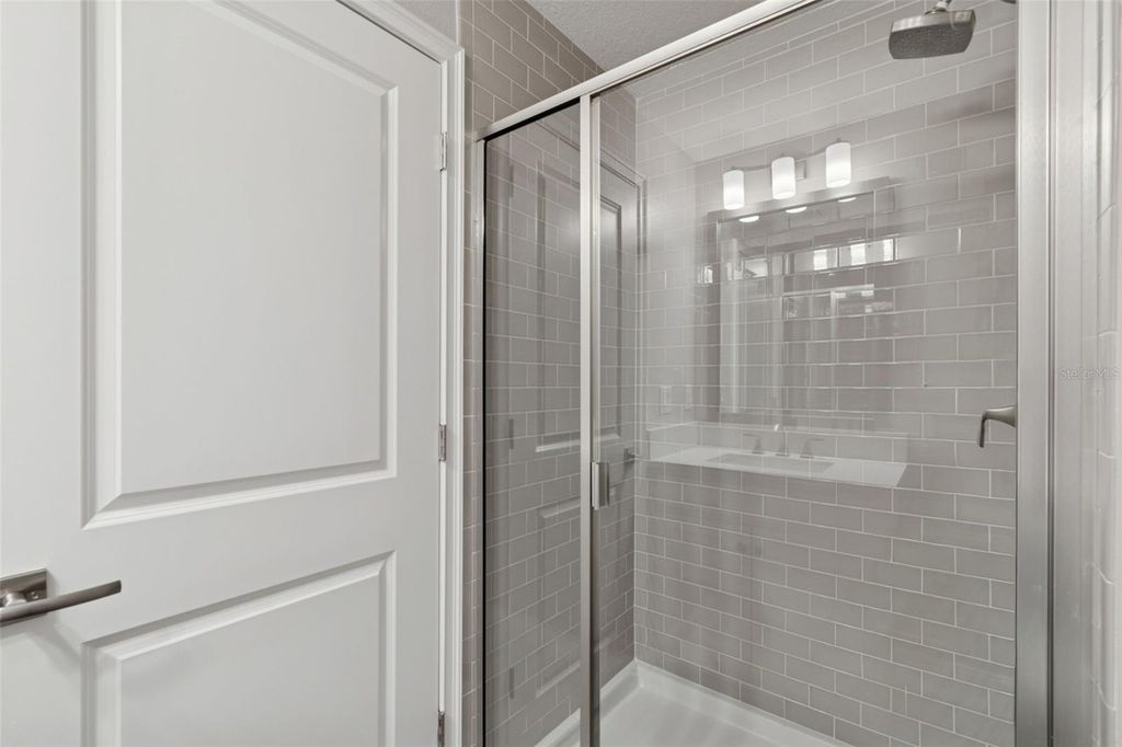 Image 13 of property listing at 4921 W PAUL AVENUE 4, Tampa, FL 33611