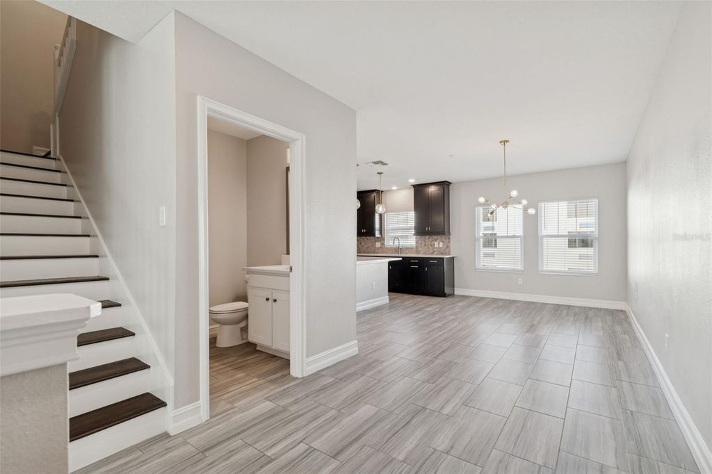 Image 14 of property listing at 4921 W PAUL AVENUE 4, Tampa, FL 33611