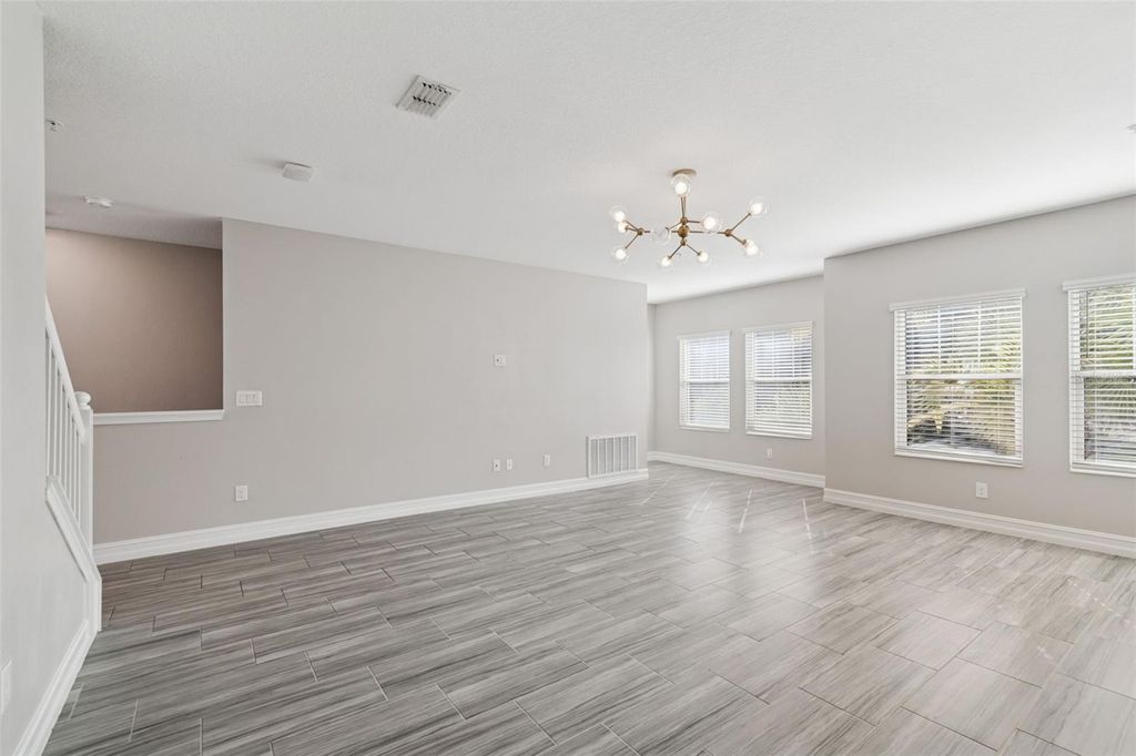 Image 18 of property listing at 4921 W PAUL AVENUE 4, Tampa, FL 33611