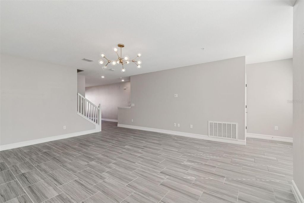 Image 20 of property listing at 4921 W PAUL AVENUE 4, Tampa, FL 33611