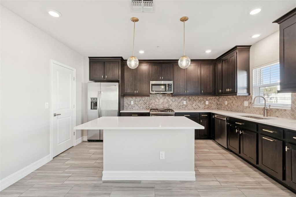 Image 28 of property listing at 4921 W PAUL AVENUE 4, Tampa, FL 33611