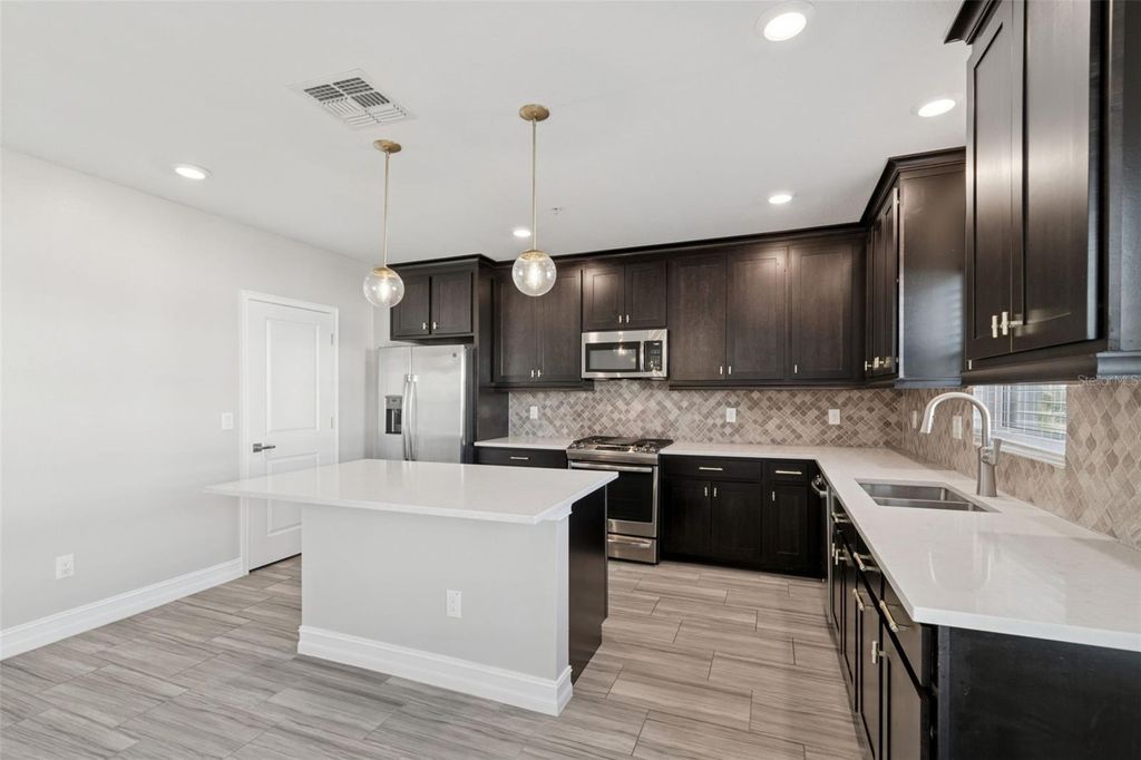 Image 29 of property listing at 4921 W PAUL AVENUE 4, Tampa, FL 33611