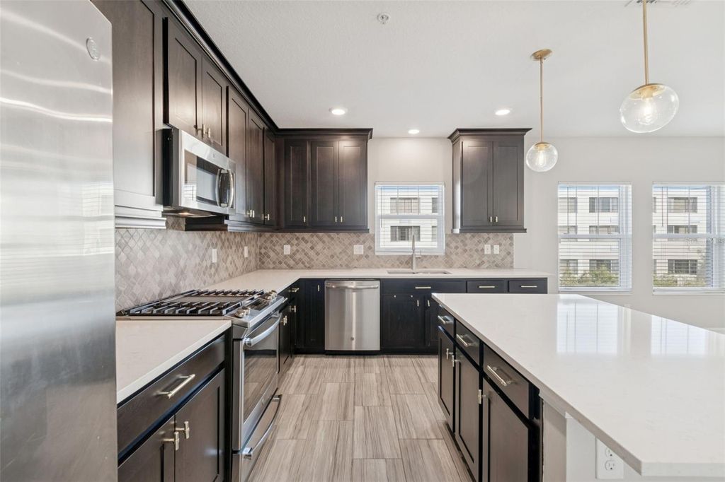 Image 33 of property listing at 4921 W PAUL AVENUE 4, Tampa, FL 33611