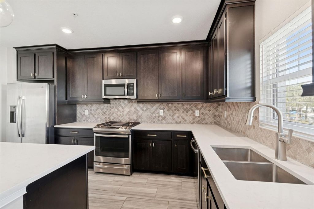 Image 37 of property listing at 4921 W PAUL AVENUE 4, Tampa, FL 33611