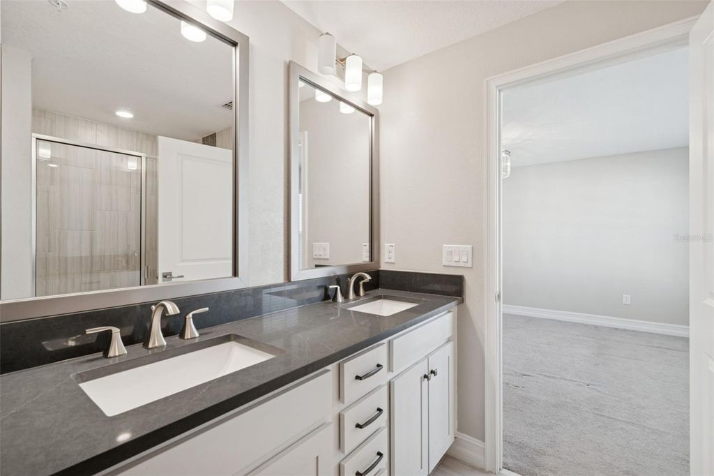 Image 45 of property listing at 4921 W PAUL AVENUE 4, Tampa, FL 33611