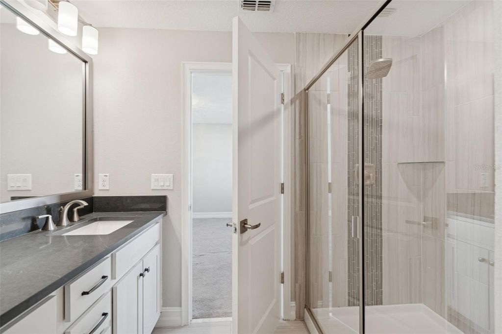 Image 46 of property listing at 4921 W PAUL AVENUE 4, Tampa, FL 33611