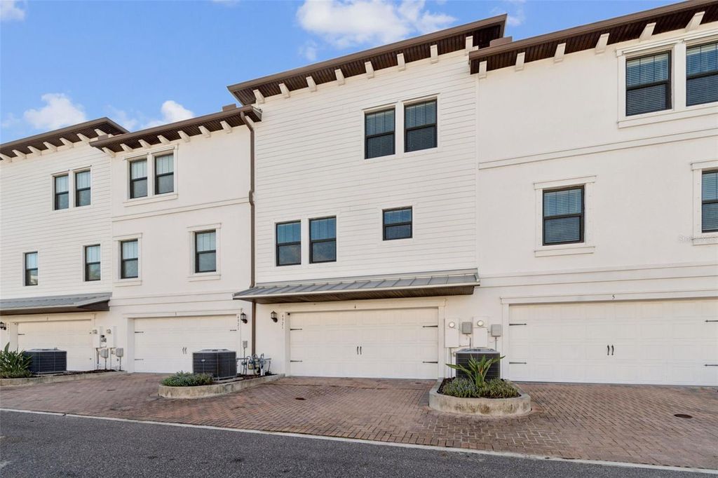 Image 60 of property listing at 4921 W PAUL AVENUE 4, Tampa, FL 33611