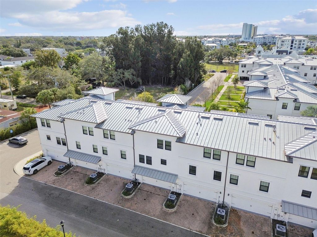 Image 69 of property listing at 4921 W PAUL AVENUE 4, Tampa, FL 33611