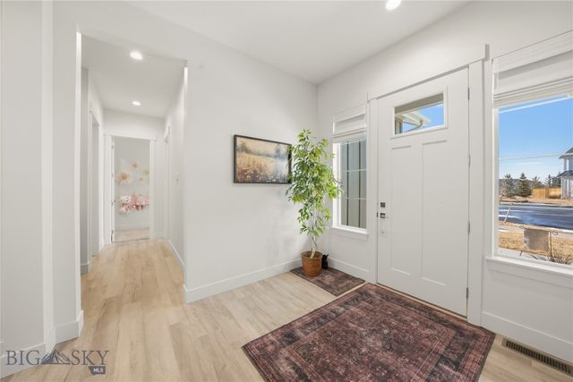 1718 Wyatt Earp Court, Belgrade, MT 59714