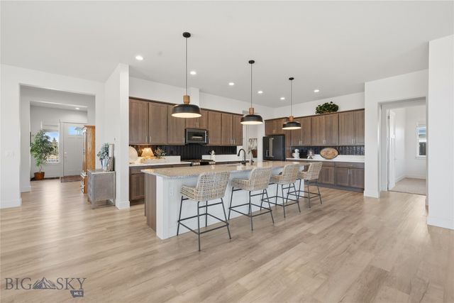 1718 Wyatt Earp Court, Belgrade, MT 59714