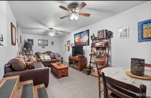 345 S Catalpa Street, Dexter, MO 63841