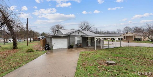 345 S Catalpa Street, Dexter, MO 63841