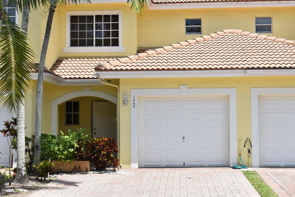 1043 Imperial Lake Road, Lake Belvedere Estates, West Palm Beach, FL 33413