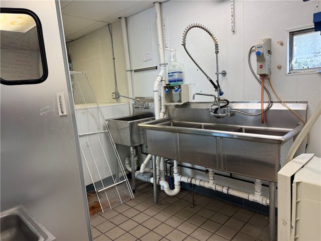 2160 Broad Street, Cranston, RI 02905