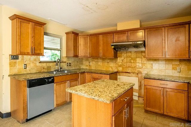 4 Talmage Drive, Little Rock, AR 72204