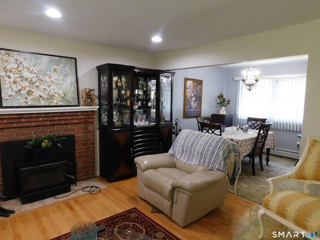8 Tilden Road, Danbury, CT 06810