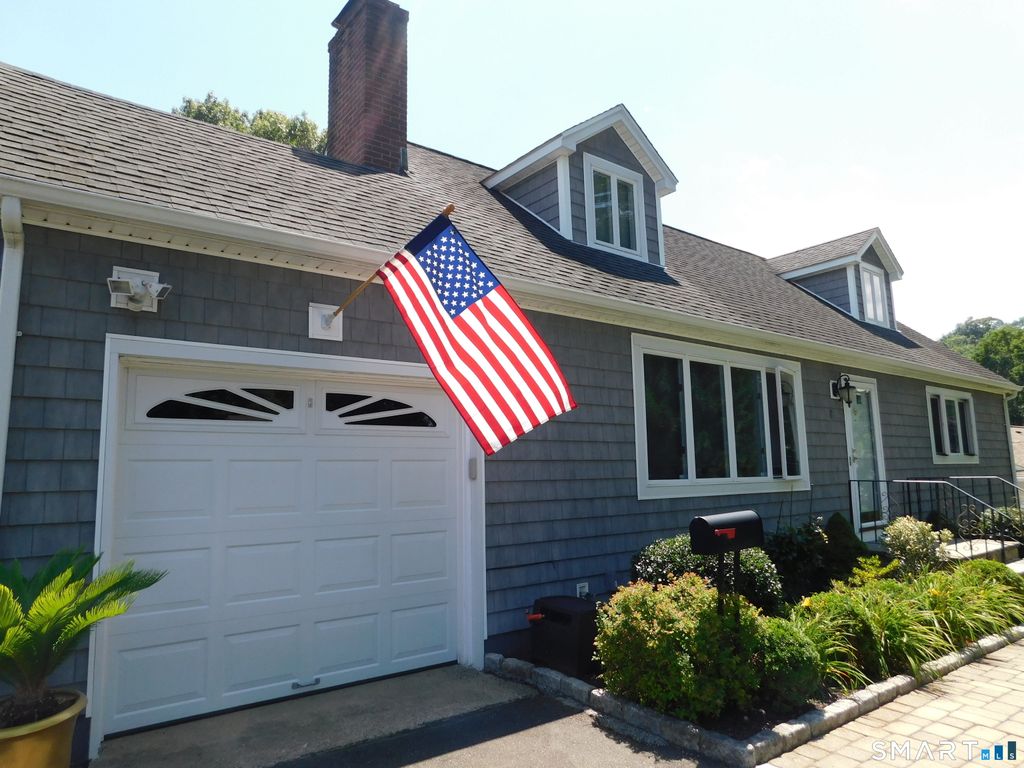 8 Tilden Road, Danbury, CT 06810