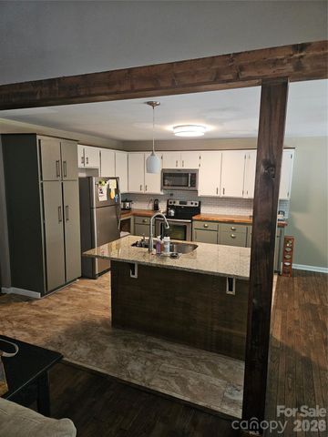 216 Brentwood Circle, Newton, NC 28658