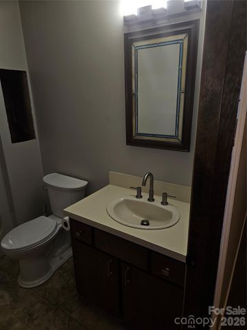 216 Brentwood Circle, Newton, NC 28658