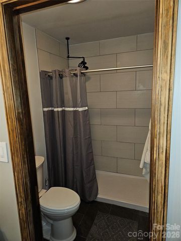 216 Brentwood Circle, Newton, NC 28658