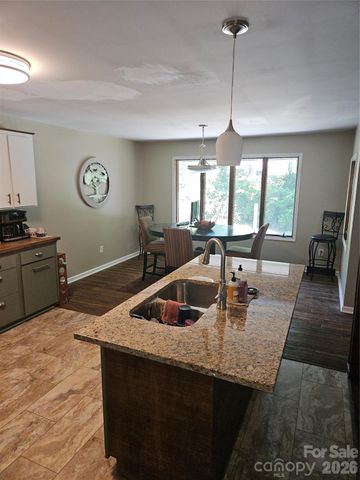 216 Brentwood Circle, Newton, NC 28658