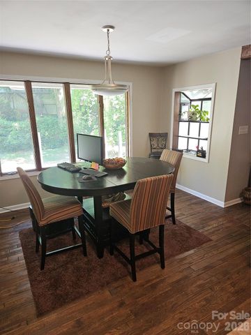 216 Brentwood Circle, Newton, NC 28658