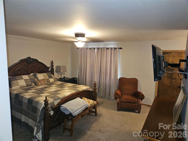 216 Brentwood Circle, Newton, NC 28658