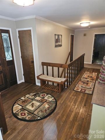216 Brentwood Circle, Newton, NC 28658