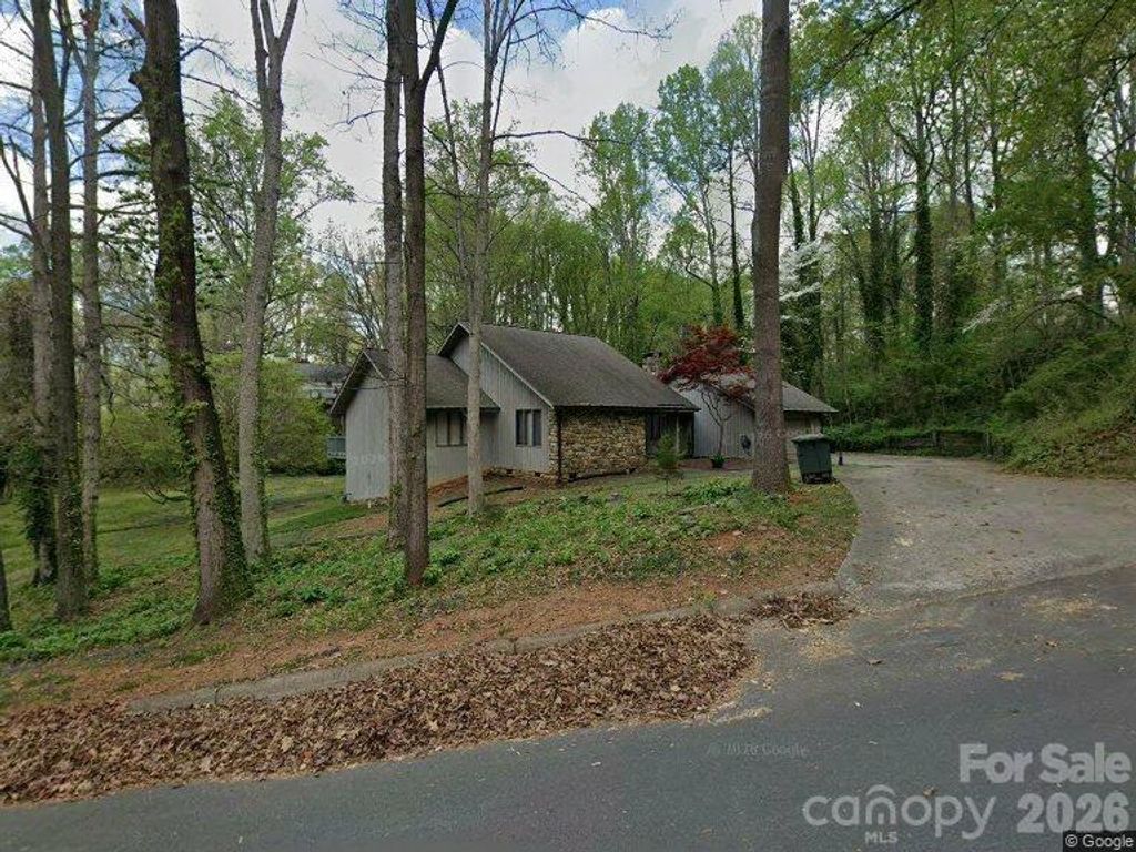 216 Brentwood Circle, Newton, NC 28658