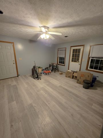 8 Woodbine Avenue, Concord, NH 03303