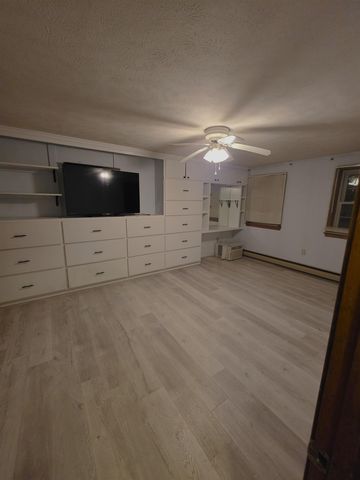 8 Woodbine Avenue, Concord, NH 03303