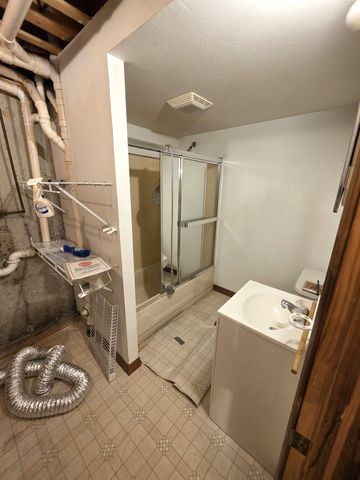 8 Woodbine Avenue, Concord, NH 03303