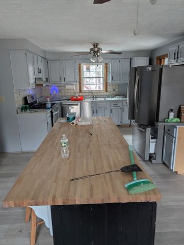 8 Woodbine Avenue, Concord, NH 03303