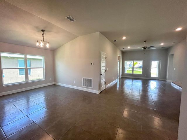 5747 Waterstone Boulevard, Fort Pierce, FL 34951
