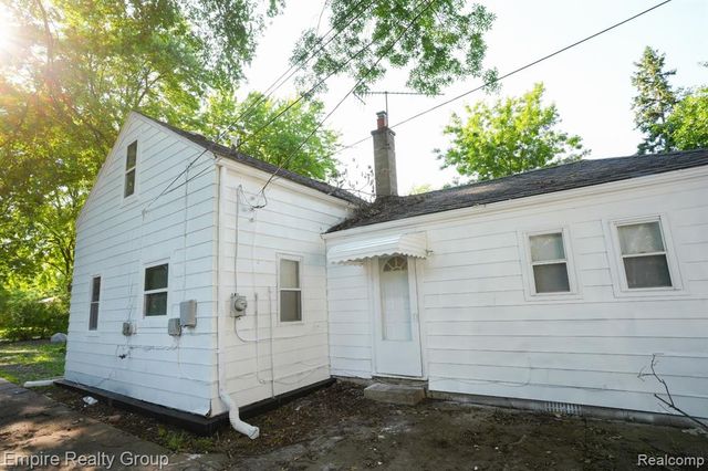5113 Detroit, Dearborn Heights, MI 48125