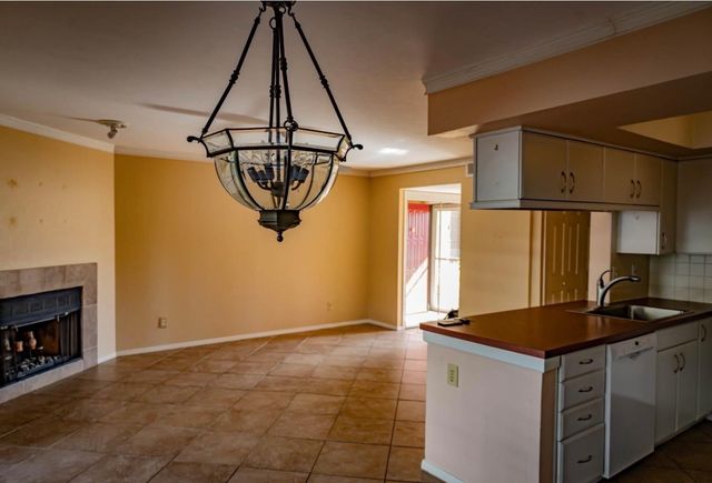 2505 Wedglea Drive 109, Dallas, TX 75211