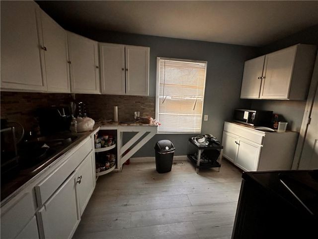 4621 E 43rd Terrace, Kansas City, MO 64130