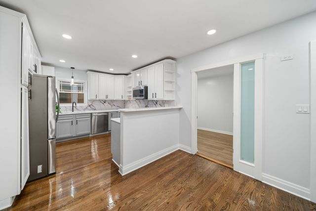 921 N Humphrey Avenue, Oak Park, IL 60302