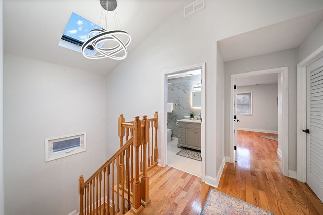 921 N Humphrey Avenue, Oak Park, IL 60302