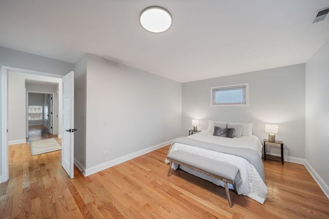 921 N Humphrey Avenue, Oak Park, IL 60302