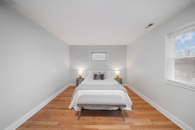 921 N Humphrey Avenue, Oak Park, IL 60302