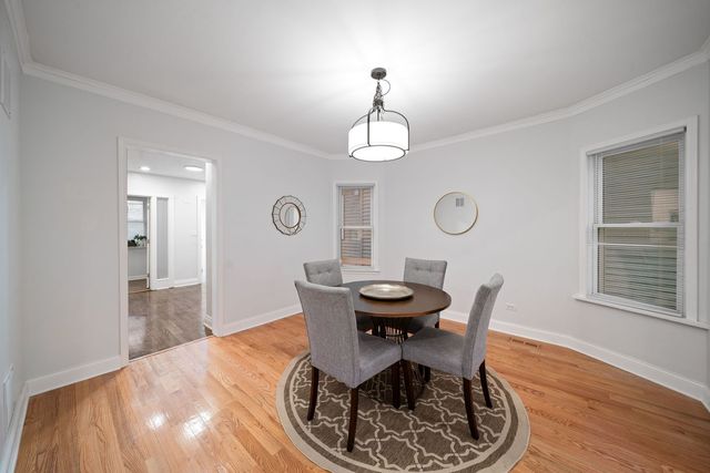 921 N Humphrey Avenue, Oak Park, IL 60302