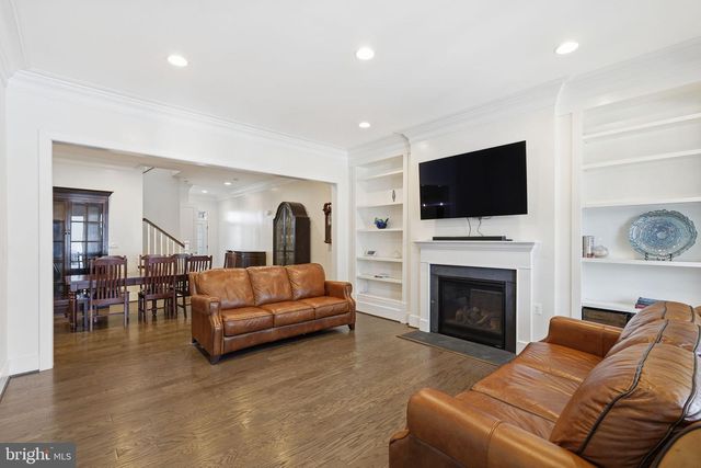 23595 GOLDEN EMBERS SQ, Ashburn, VA 20148