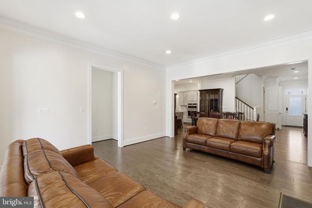 23595 GOLDEN EMBERS SQ, Ashburn, VA 20148