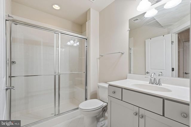 23595 GOLDEN EMBERS SQ, Ashburn, VA 20148