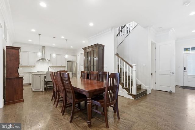 23595 GOLDEN EMBERS SQ, Ashburn, VA 20148