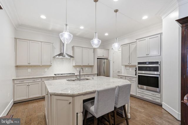 23595 GOLDEN EMBERS SQ, Ashburn, VA 20148